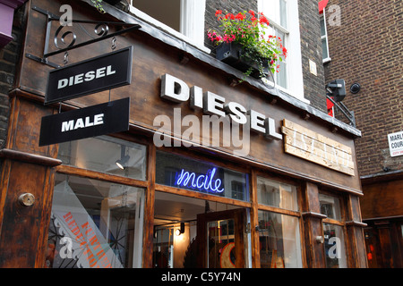 Ein Diesel-männliche speichern auf der Carnaby Street, London, England, U.K Stockfoto