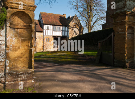 Das Torhaus von Ashby St. Ledger-Herrenhaus war wo der Gunpowder Plot von 1605 wurde ausgebrütet, Northamptonshire, England Stockfoto