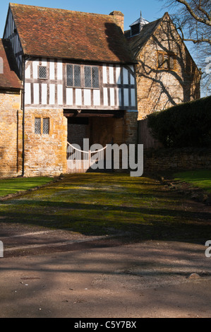 Das Torhaus, Ashby St Ledger Herrenhaus in Northamptonshire, wo der Schießpulver-Plot 1605, England ausgebrütet wurde Stockfoto