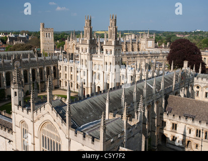 Am All Souls College gesehen vom Turm der Marienkirche in Oxford, Großbritannien. Stockfoto