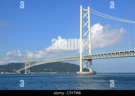 Akashi-Kaikyo-Brücke in Kobe, Japan. Stockfoto