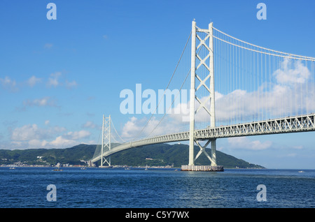 Akashi-Kaikyo-Brücke in Kobe, Japan. Stockfoto