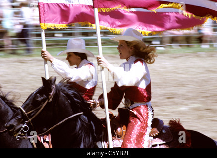 zwei hübsche Frauen Cowgirl Rodeo Queens russischen Fluss Rodeo in guerneville Stockfoto