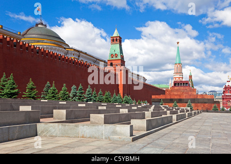 Tribünen in der Nähe der Kremlmauer auf dem Roten Platz in Moskau. Stockfoto