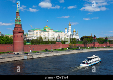 Der Moskauer Kreml und der Moskwa. Blick von der großen Stein-Brücke. Russland. Stockfoto