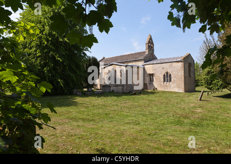 Die Kirche von St. George im Dorf Kelmscott, Oxfordshire, England UK - William Morris und seine Frau sind hier begraben. Stockfoto