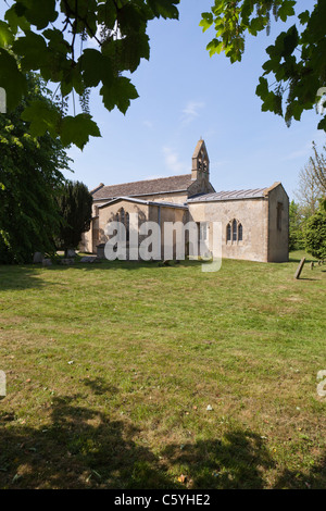 Die Kirche von St. George im Dorf Kelmscott, Oxfordshire, England UK - William Morris und seine Frau sind hier begraben. Stockfoto