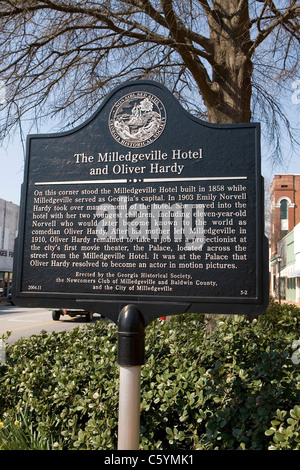 Milledgeville Hotel und Oliver Hardy. Das Milledgeville Hotel erbaut im Jahre 1858 während Milledgeville als georgischens Hauptstadt diente. Stockfoto