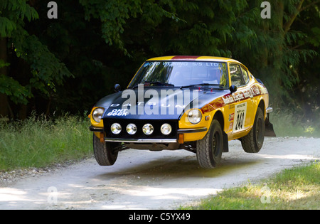 1972-Datsun 240Z mit Fahrer Kevin Bristow auf der 2011 Goodwood Festival of Speed, Sussex, England, UK. Stockfoto