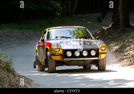 1972-Datsun 240Z mit Fahrer Kevin Bristow auf der 2011 Goodwood Festival of Speed, Sussex, England, UK. Stockfoto