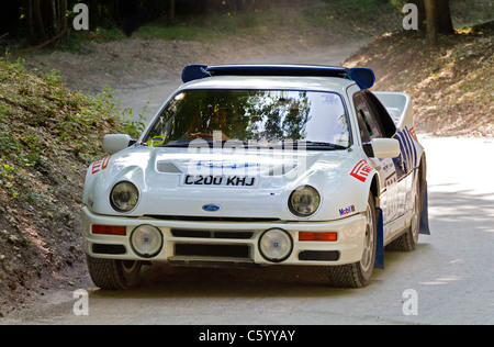 1986 Ford RS200 mit Fahrer Terry Maynard auf der 2011 Goodwood Festival of Speed, Sussex, England, UK. Stockfoto