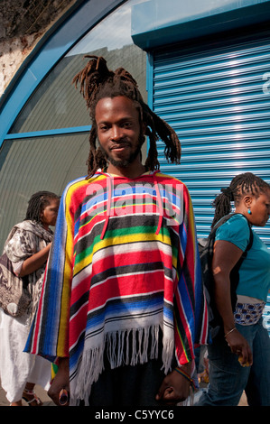 Young-Rastafari-Mann in Brixton Stockfoto