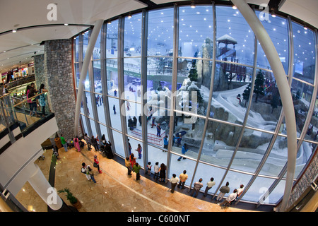 Dubai Mall of Emirates Ski Dubai, Indoor Ski Dubai Mall of Emirates Ski Dubai, Indoor Skifahren Stockfoto