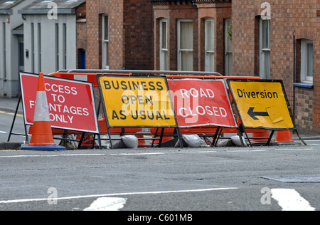 Straße gesperrt, Schilder, Leamington Spa UK Stockfoto