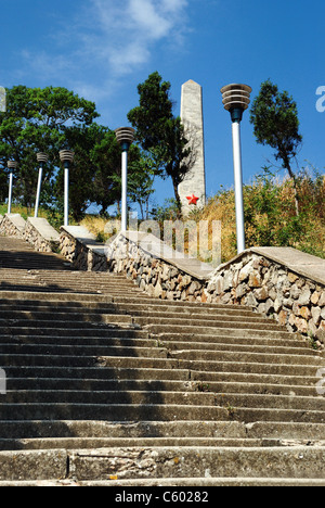 Großen Mithridates Treppe, Obelisk of Glory in den Hintergrund, Kertsch, Krim, Ukraine Stockfoto