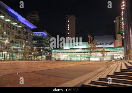 Nacht Schuss der BBC MediaCityUK komplexe, Salford Quays, Manchester, UK. Stockfoto