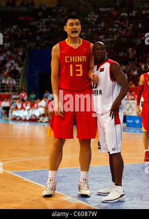 MING YAO & EDUARDO MINGAS ANGOLA V CHINA Olympiastadion Peking CHINA 14. August 2008 Stockfoto