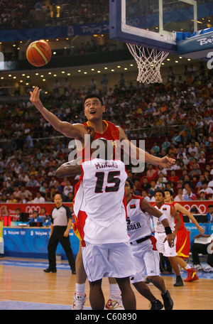 MING YAO & EDUARDO MINGAS ANGOLA V CHINA Olympiastadion Peking CHINA 14. August 2008 Stockfoto