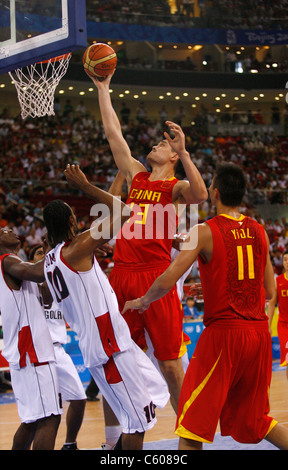 EDUARDO MINGAS & MING YAO ANGOLA V CHINA Olympiastadion Peking CHINA 14. August 2008 Stockfoto