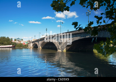Kew Bridge über die Themse, London, Uk Stockfoto