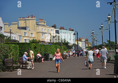 Strandpromenade, Victoria Parade, Broadstairs, Isle Of Thanet in Kent, England, Vereinigtes Königreich Stockfoto