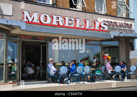 Morelli Cappuccino Cafe, Victoria Parade, Broadstairs, Isle Of Thanet in Kent, England, Vereinigtes Königreich Stockfoto