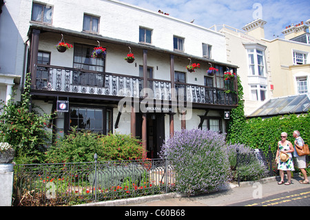 Die Dickens House Museum, Victoria Parade, Broadstairs, Isle Of Thanet, Thanet Bezirk, Kent, England, Vereinigtes Königreich Stockfoto