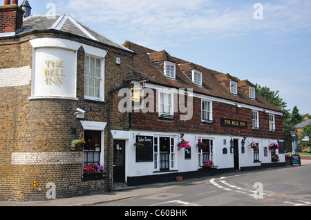 Die Bell Inn, High Street, Minster in Thanet, Isle Of Thanet, Thanet Bezirk, Kent, England, Vereinigtes Königreich Stockfoto