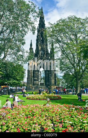 Das Sir Walter Scott Monument in Princes Street Gardens East Edinburgh Schottland Stockfoto