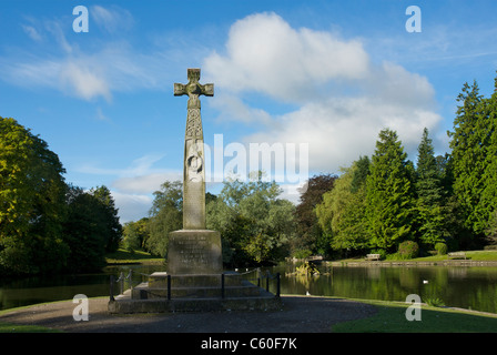 Kriegerdenkmal im Park Zierpflanze Grange-über-Sande, South Lakeland, Cumbria, England UK Stockfoto