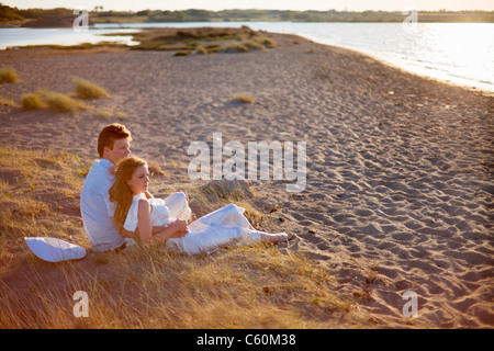 Brautpaar am Strand Stockfoto