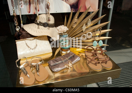 Istanbul-modischen Schuhe Taschen Boutique Türkei Stockfoto