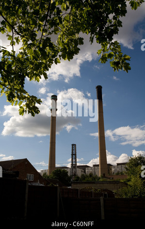 Ferrybridge Kraftwerk liegt am Fluss Aire Wakefield West Yorkshire.chimneys Stockfoto