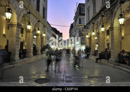 Altstadt von Korfu während der Abenddämmerung Zeit, Korfu, Griechenland Stockfoto