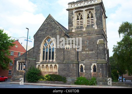 Fassade der St. Michaels Kirche Derby UK Stockfoto