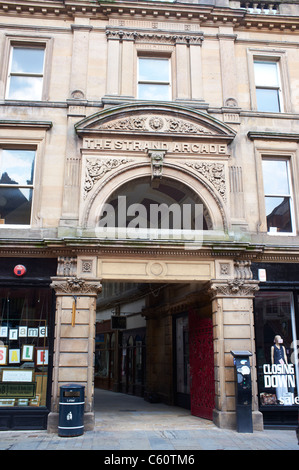 Eingang zu den Strang einkaufen Arcade-Derby UK Stockfoto