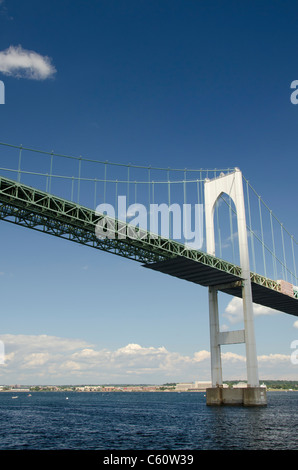 USA, Rhode Island, Newport. Newport-Brücke über der Narragansett Bay. Stockfoto