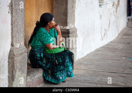 Indigene Frau in Antigua, Guatemala Stockfoto