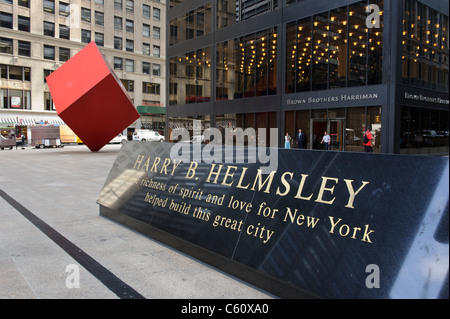 Isamus roten Würfels auf Broadway Street, New York City, Manhattan, USA Stockfoto