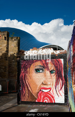 Salbei Graffiti Gebäudewand, Gateshead, England Stockfoto