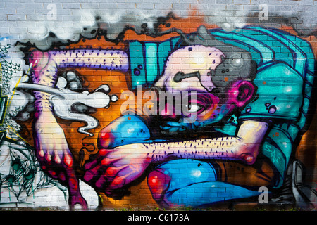 Salbei Graffiti Gebäudewand, Gateshead, England Stockfoto