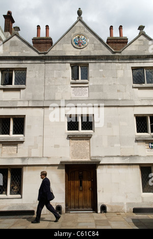 Rochester Kent Großbritannien. Richard Watts Six Poor Travellers House. HOMER SYKES AUS DEN 2011 2010ER JAHREN Stockfoto