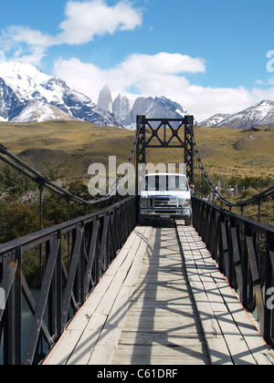 Schmale Brücke, Hosteria Las Torres im Parque Nacional Las Torres, Chile Stockfoto