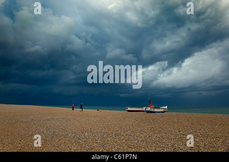 Krabbenboote auf Cley Beach im Winter nördlich Norfolk Küste VEREINIGTES KÖNIGREICH Stockfoto