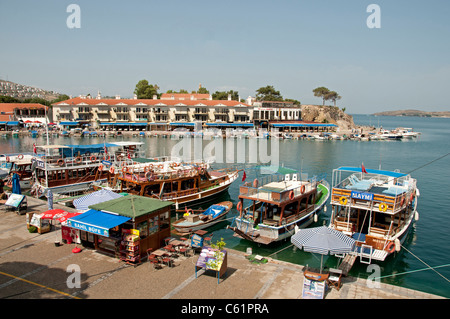 BAZL Fischerei Hafen Hafen Izmir Türkei restaurant Stockfoto