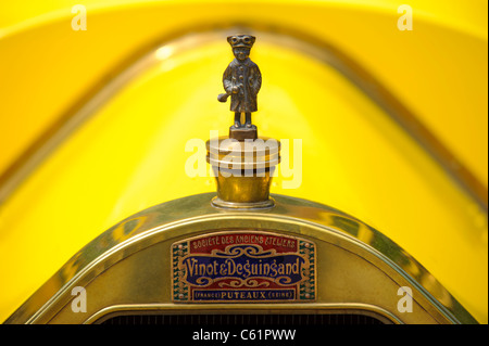 Oldtimer-Rallye in Deutschland mindestens 80 Jahre alten Oldtimer mit Vinot Deguingand, gebaut im Jahr 1911 Stockfoto