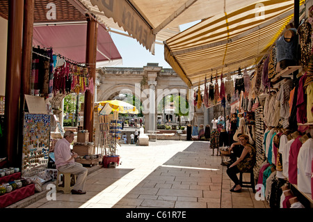 Basar-Markt Antlalya Türkei Hadrian römischen Tor Kaiser Hadrian AD 117 - 38 Altstadt Kaleici Stockfoto