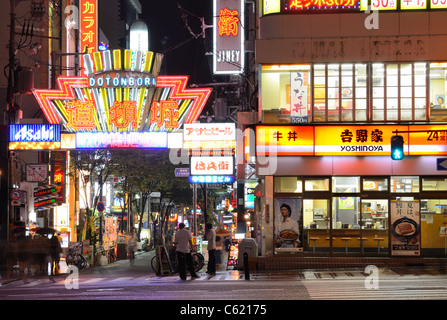 Dotonbori ist die Unterhaltung und Nachtleben Bezirk von Osaka, Japan. Stockfoto