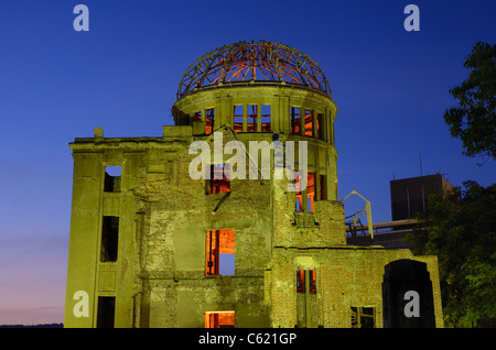 Der Atomic Dome in Hiroshima Japan dient als Denkmal im Friedenspark von Hiroshima Memorial in Hiroshima, japan. Stockfoto