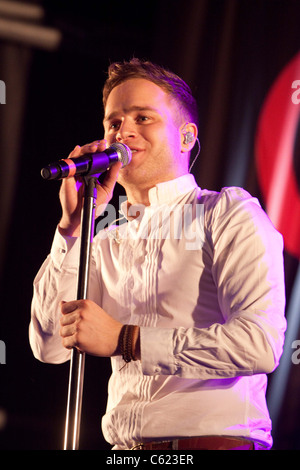 Olly Murs erklingt in Kempton Park Rennbahn Stockfoto